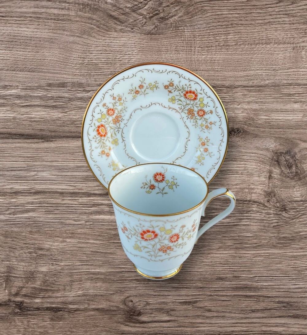 Noritake "Inspiration" tea cup and saucer set, pattern number 2607